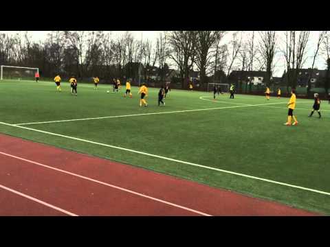 37 Min diesem Schiri entgeht kein Abseits