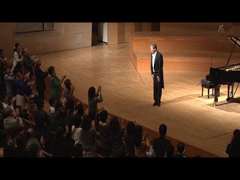 Murray Perahia (Bach, Beethoven, Schumann, Chopin, Schubert) with commentary - Oct. 24, 2013, Tokyo
