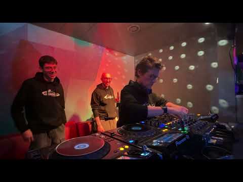 Bouns B2B NRCK B2B Saw&rsquo;Fresh – 140 set rec @ la Rodia