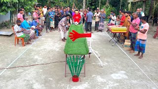 কঠিন চ্যালেঞ্জের আজব খেলা? ঘুরন্ত কাঠের হাত দিয়ে ফুটবল খেলার আজব খেলা 🙈🙈