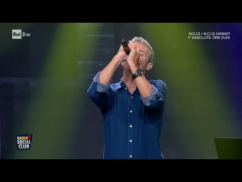 Luca Barbarossa con "Amore resisti " - Radio2 Social Club 22/09/2023