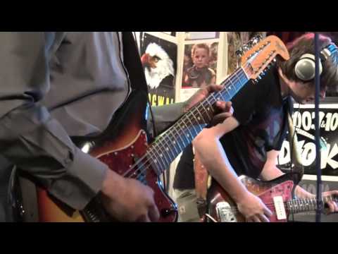 Flavor Crystals - "Mirror in My Mind" (Live on Radio K)