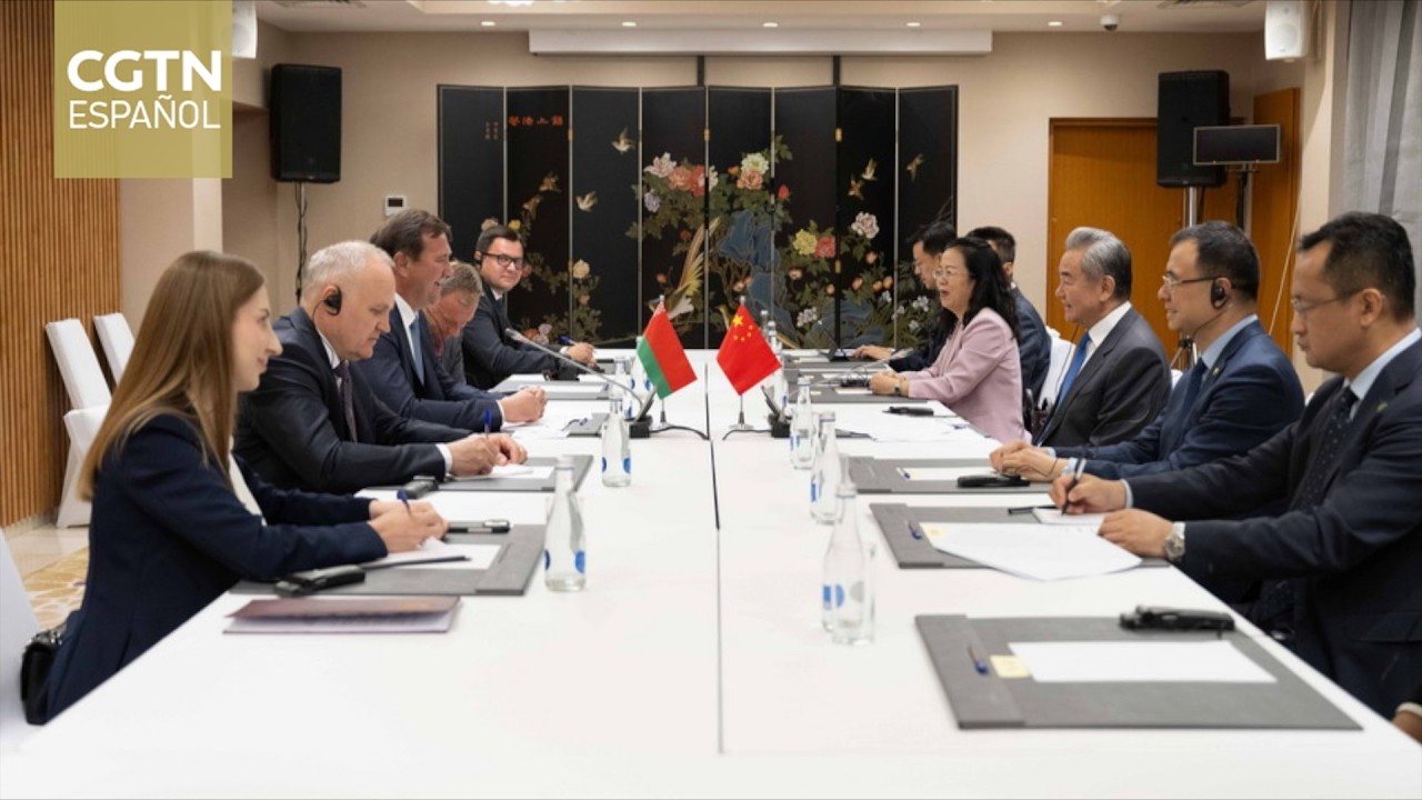 Canciller chino se reúne con sus homólogos de Bielorrusia y Uzbekistán