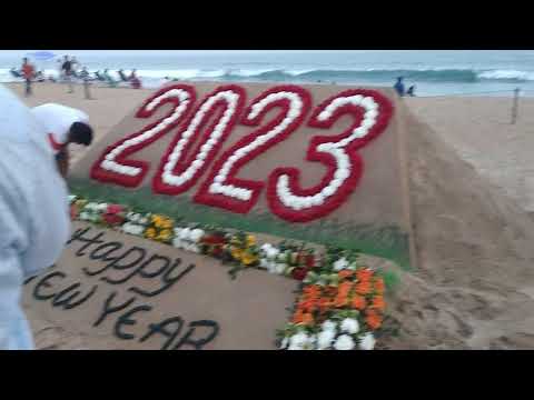 Padmashree Sudarshan Patnaik extends New Year wish through sand art at Niladree Beach in Puri