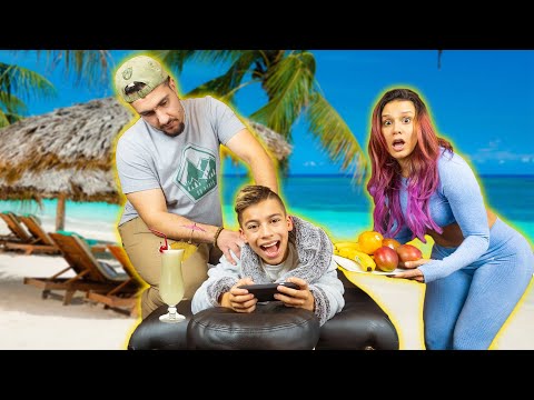 download lagu mp3 mp4 Crazy Holiday Com, download lagu Crazy Holiday Com gratis, unduh video klip Crazy Holiday Com