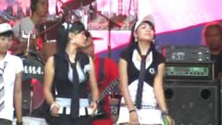 Download lagu NERO band R & B mp3