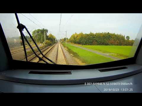 Re 15 Führerstandsmitfahrt  Person am Gleis