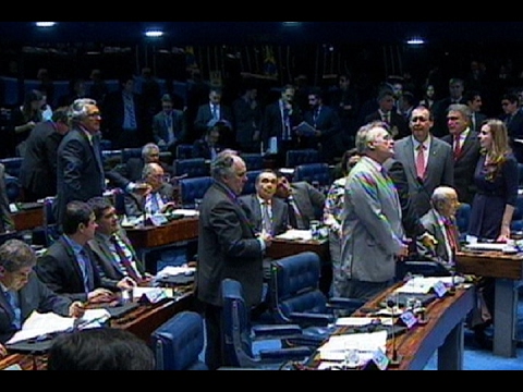 Senado aprova projeto que define atividades auxiliares relativas ao serviço postal