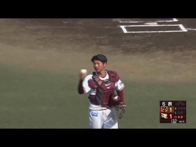 【ファーム】ボールは離さず!! イーグルス・江川侑斗の気迫のキャッチ!! 2022年4月6日 東北楽天ゴールデンイーグルス 対 読売ジャイアンツ