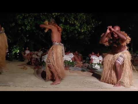 7 Watch the Meke Dance Performance at Likuliku on Malolo Island, Fiji