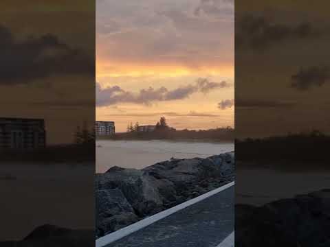 Beautiful sunset at Palm Beach / Harika gunes batimi Queensland palm Beach