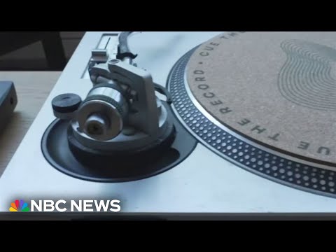 Non-Profit creates community through vinyl record listening sessions