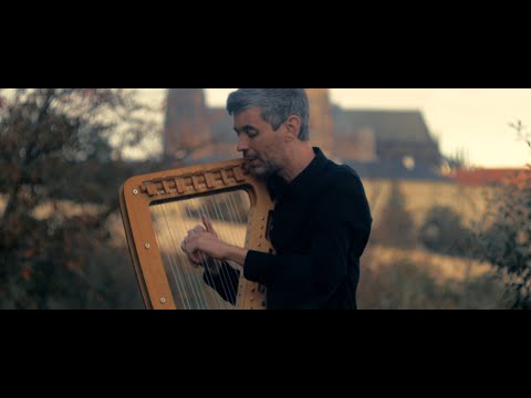 "Gavotte en Rondeau" by J.S Bach. Harpist in the Wild, season 4, episode 8