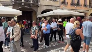 Festa di Sant'Antonio, la processione in città con migliaia di fedeli. E online si può «toccare» ...