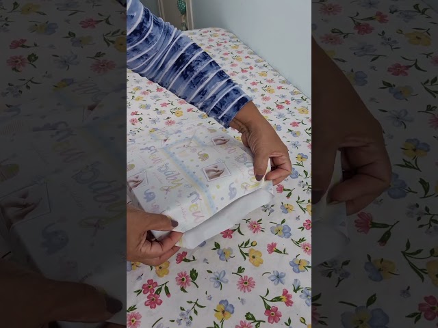 Vídeo relacionado con woric Rollo de papel de regalo de cumpleaños de 15 m x 43 cm, colorido papel de regalo para niños y adultos, regalo de baby shower, fiesta, bricolaje