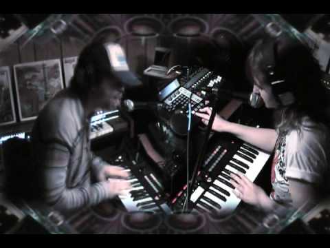 download lagu mp3 mp4 Skweee Music, download lagu Skweee Music gratis, unduh video klip Skweee Music