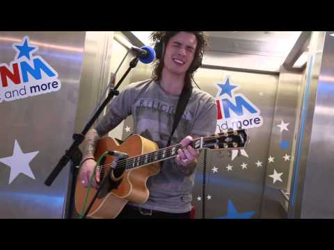 MNM Liftconcert: Julian Perretta - Tales of Tomorrow