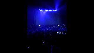 OneRepublic Native Live in O2, London - Don&#39;t Look Down (Opening)