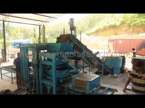 Fully Automatic Hydraulic Operated Cement Block / Paver Bricks Making Machine