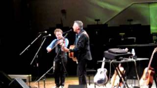 Tommy Emmanuel and Chase Foster - I Saw the Light