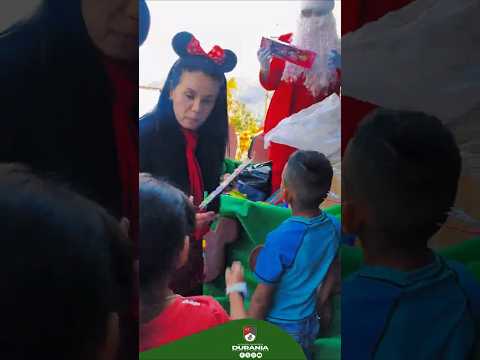 Entrega de obsequios a niñas y niños en #Durania