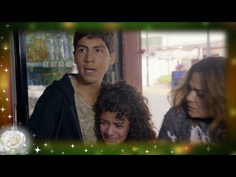 La Rosa de Guadalupe: Rogelio asume la responsabilidad de cuidar a sus hermanitas | Cosecha de amor