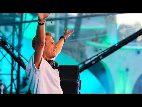 Videoclip de Superman (Dr Phunk Remix) — Armin van Buuren