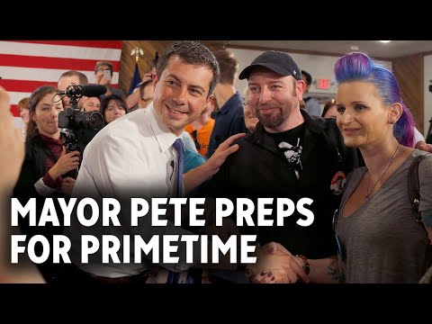 Pete Buttigieg dodges cameras before 3rd Democratic debate