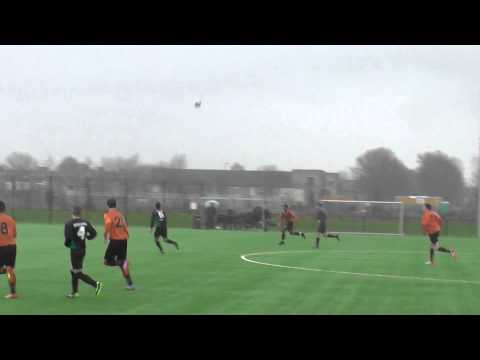 11 januari 2014 VV De Meern B2 - FC Almere B1 vr 2-1 Regenbuitje