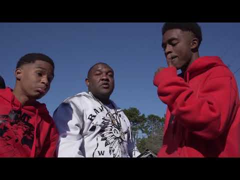 Jday & Ced Escobar in Gus Young Parade 2k17 Vlog