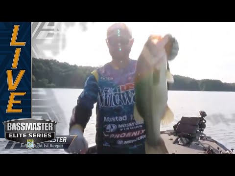 PICKWICK: Lester lands a good bass to extend his lead on Championship Sunday