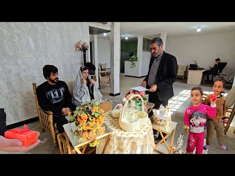 A young man marries a widowed mother: The simplest celebration that shocks everyone