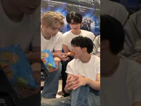 jiwoong knows how #viral #minamz #riwoong #ricky #jiwoong #zerobaseone #zb1 #jealous