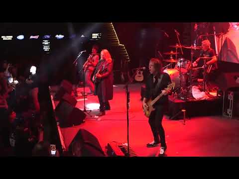 Dokken - Into The Fire - Return To The East Live (2016)