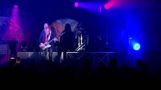 DecembeRadio -  Find You Waiting