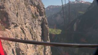 preview picture of video 'Gondola Ride Gimmelwald to Stechelberg'