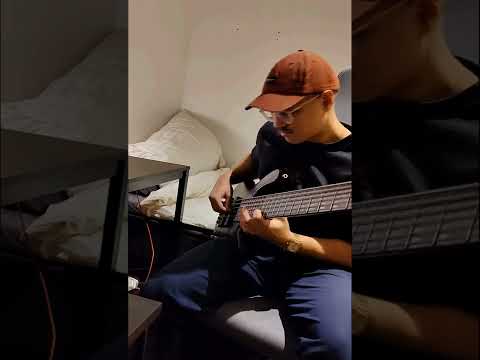 Simon M. Svensson - Satixfied.  Solo bass loop