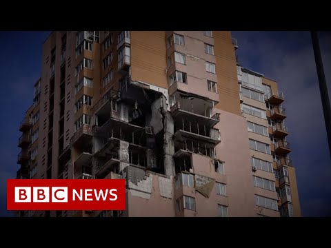 The Ukrainians hoping to repair Russian rocket damage to their homes - BBC News