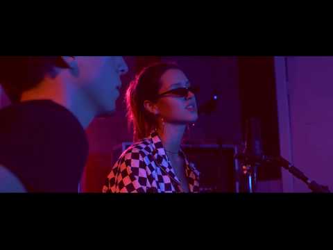 Flora Cruz (Best Part - Daniel Caesar)