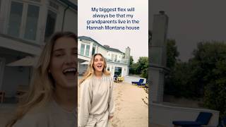 She lives in the original Hannah Montana house in Malibu! 😮 #shorts #disney #losangeles #malibu