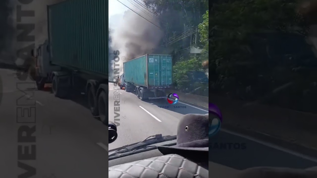 Caminhão pega fogo na Serrinha, em Cubatão, e causa congestionamento sentido Guarujá.