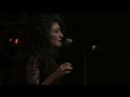 Ella Yelich-O'Connor (Lorde) sings "Sweet Dreams ...