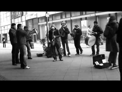 BERLINJOURNAL - SOLE MIO OR ITS NOW OR NEVER - BERLIN - 2009