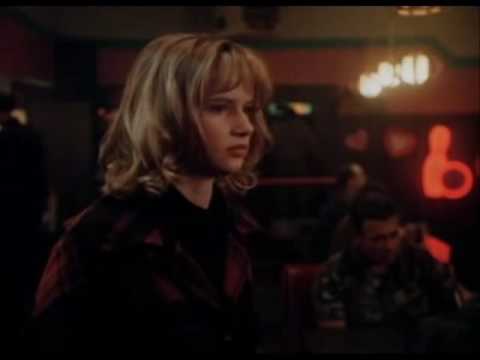 Too young to die? / Juliette Lewis Bratt Pitt