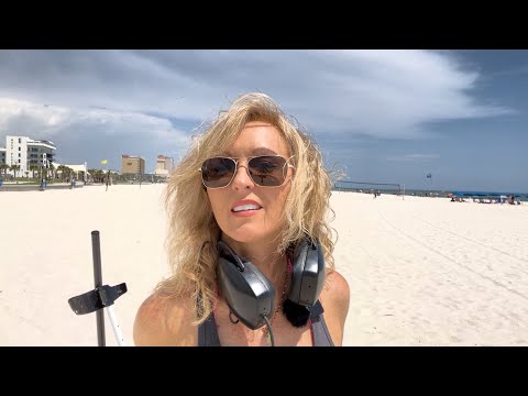 Beach Treasure Hunting at Gulf Shores, Alabama - Metal Detecting