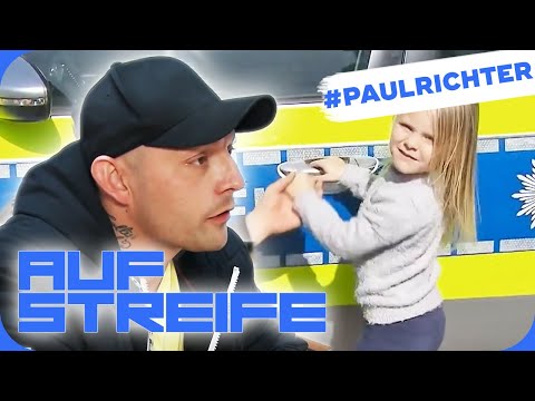 Girl seeks help from the police! Is the stranger her father? | On Patrol | SAT.1