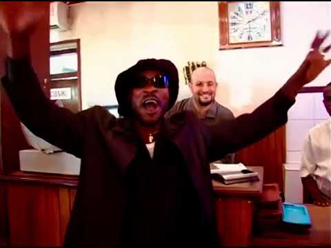 Dandara Show Biz - Show Biz (Clip Officiel)