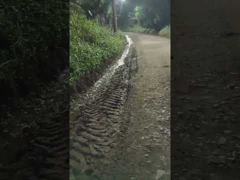 ÁGUA VAZANDO A VONTADE NA ESTRADA DO SANGRILLA E MORADORES SEM ÁGUA