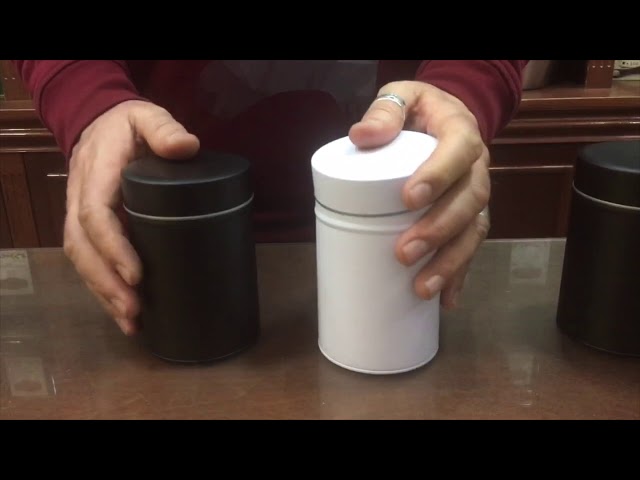 Vídeo relacionado con 6 Pcs Caja Te, Tarros Metálicos para Té, Botes de Metal Cuadrados, Cajas Rectangulares para Té Suelto, Latas de Metal, Tarros de Almacenamiento para Café Cocina, 85 x 85 x 130 mm (Negro) (Negro)