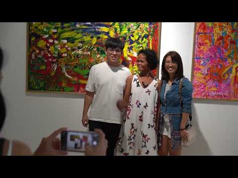 Anoora Chapek visits the Maybank Art Gallery!